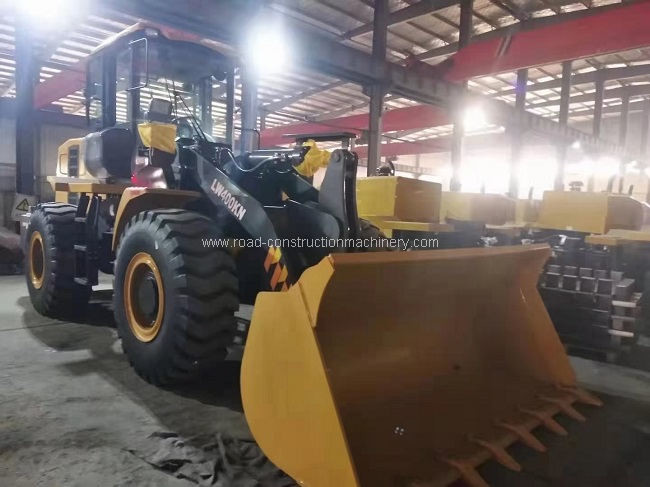 Latest company case about Djibouti-1 Unit XCMG 4 Ton LW400KN Wheel Loader