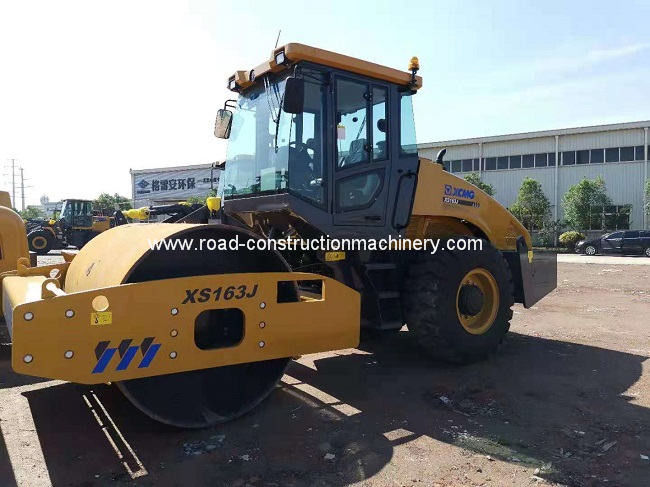 Single Drum ISO9001 11.17km/h Vibratory Road Roller 103kW XCMG XS163J